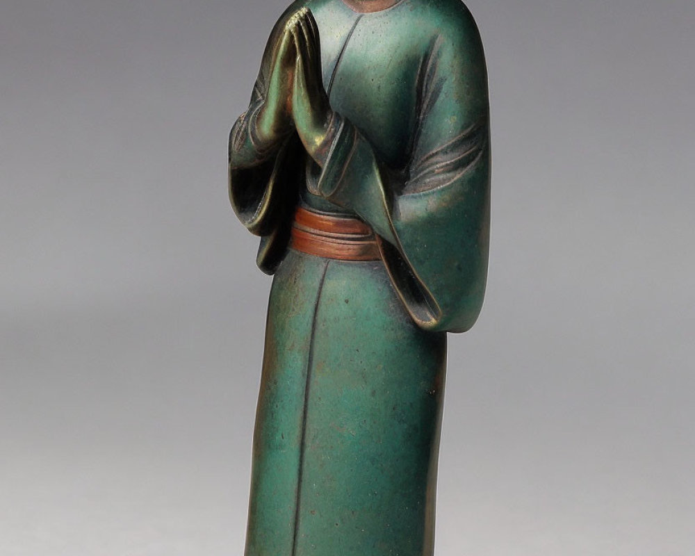 Traditional Chinese Lady Bronze Statue with Serene Expression