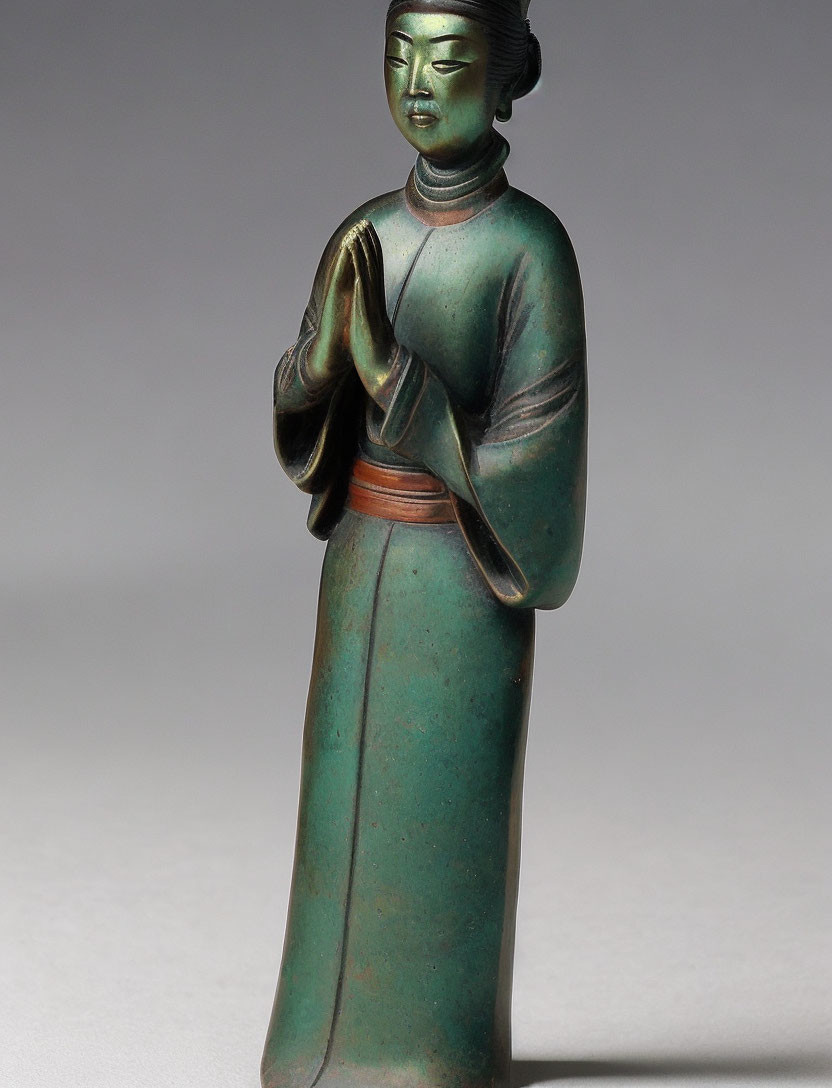 Traditional Chinese Lady Bronze Statue with Serene Expression