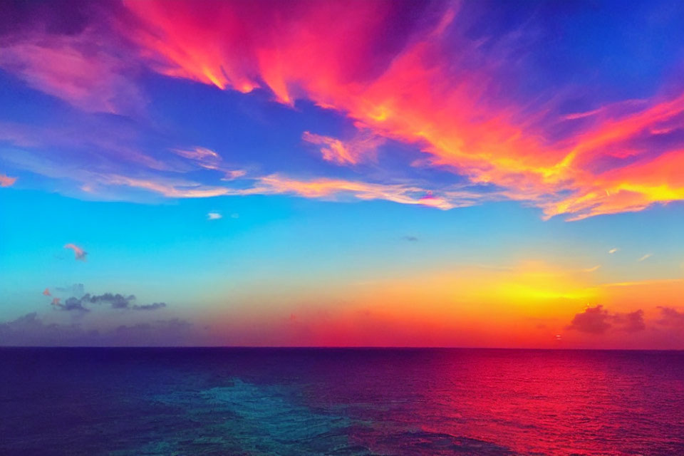 Colorful Sunset Reflecting on Ocean Surface