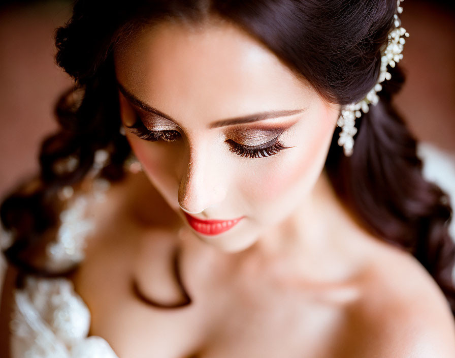 Glamorous bride with elegant makeup and hairstyle portrait.