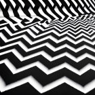 Monochrome zigzag pattern for visual illusion