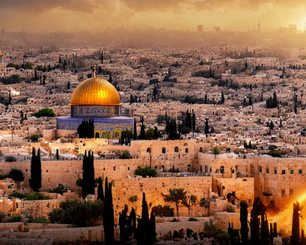 Panoramic view: Jerusalem at dusk with Dome of the Rock & ancient city walls