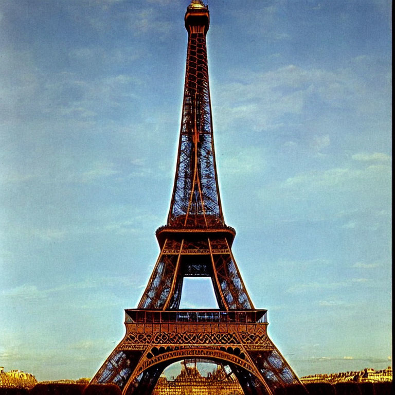 Iconic Eiffel Tower at Twilight with Clear Sky