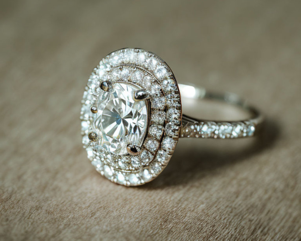 Elegant Diamond Ring with Central Stone and Surrounding Diamonds