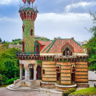 Colorful illustration of Gaudí's Park Güell and Casa Batlló architecture