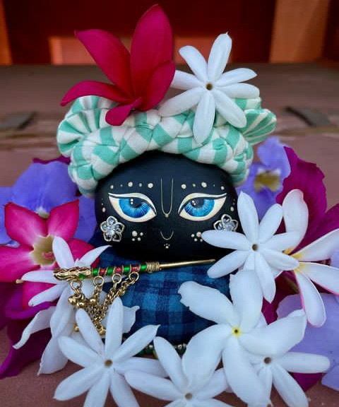 CUTE KRISHNA IDOL